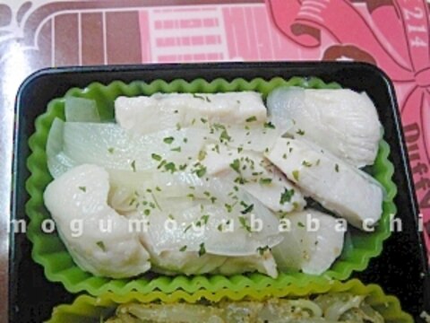 冷凍保存中に味付け！鶏ムネ肉の玉葱蒸し